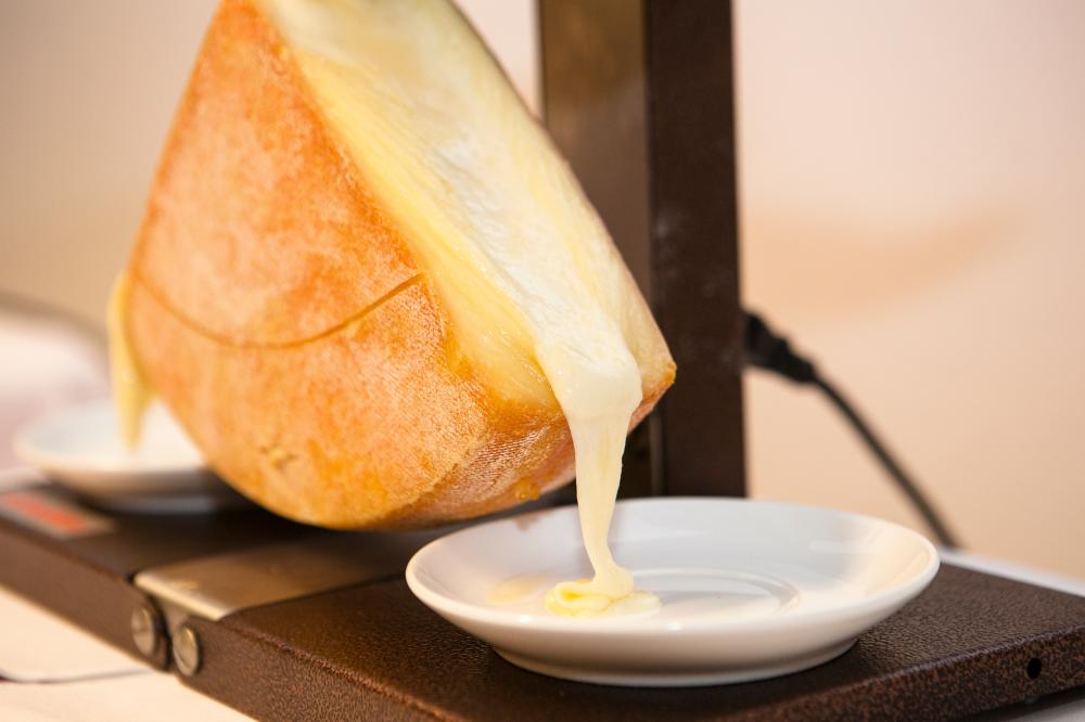 appareil et fromage à raclette